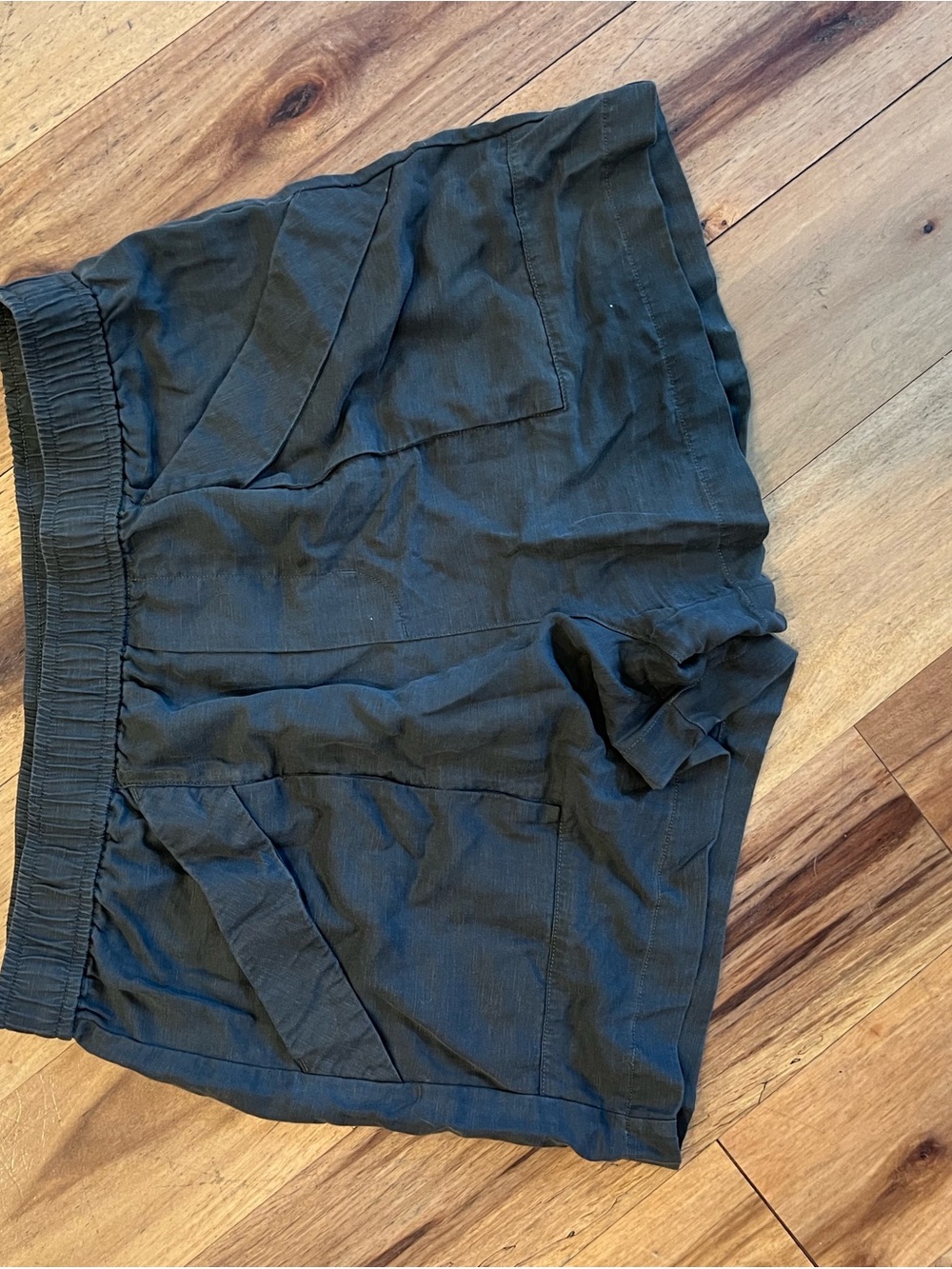 Vuori Women's Dark Green Elastic-Waist Shorts